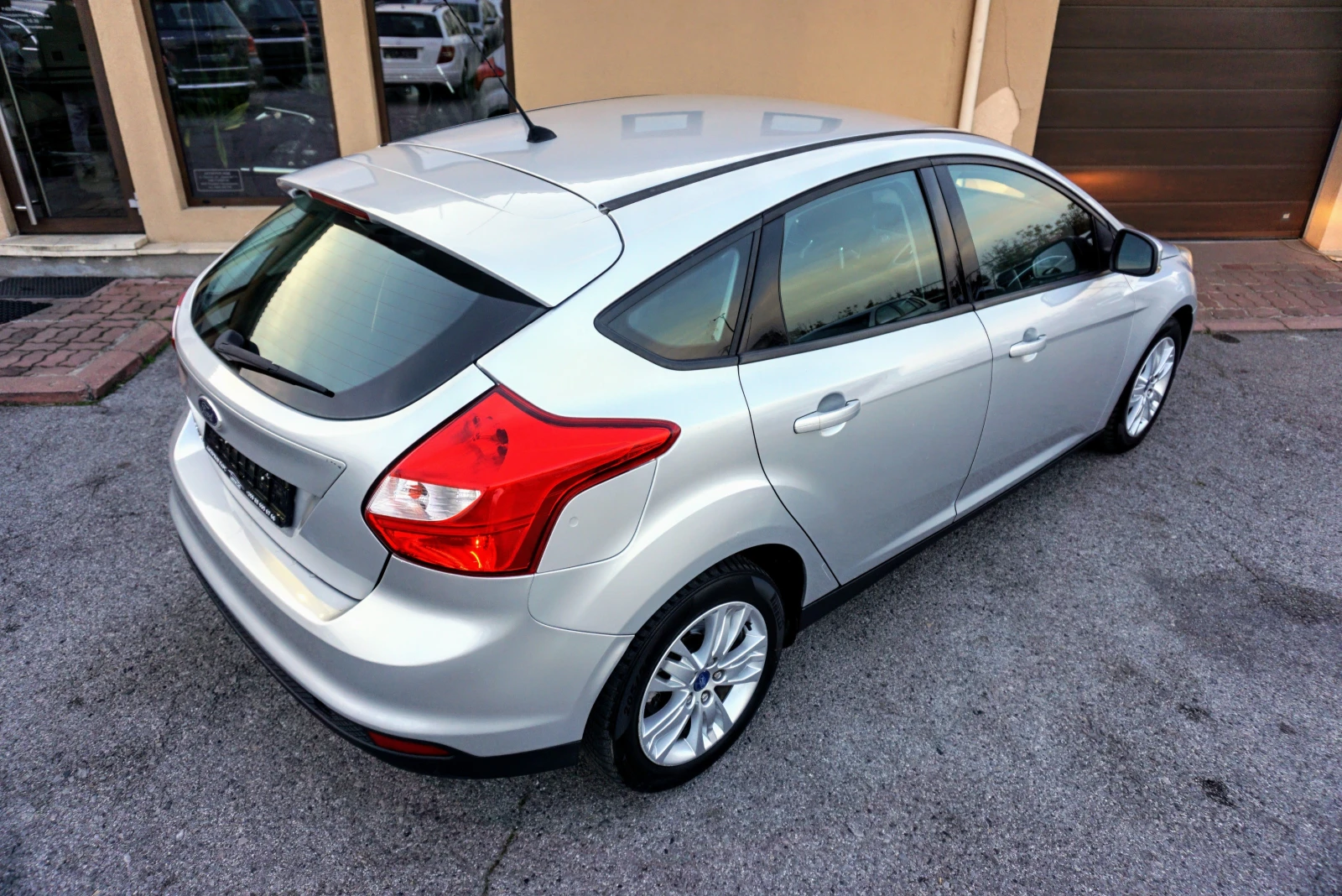 Ford Focus 1.6i TITANIUM - изображение 3