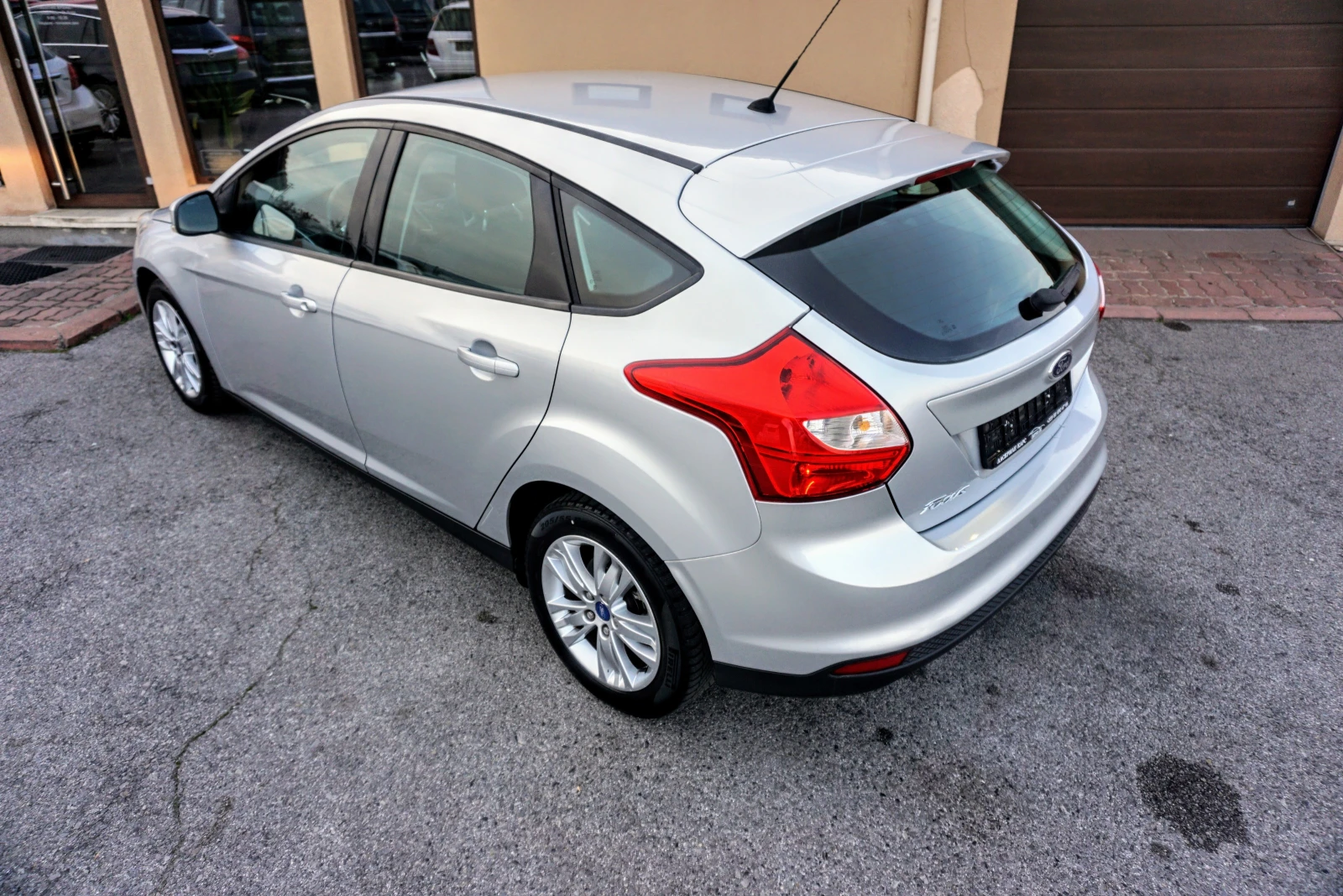 Ford Focus 1.6i TITANIUM - изображение 4