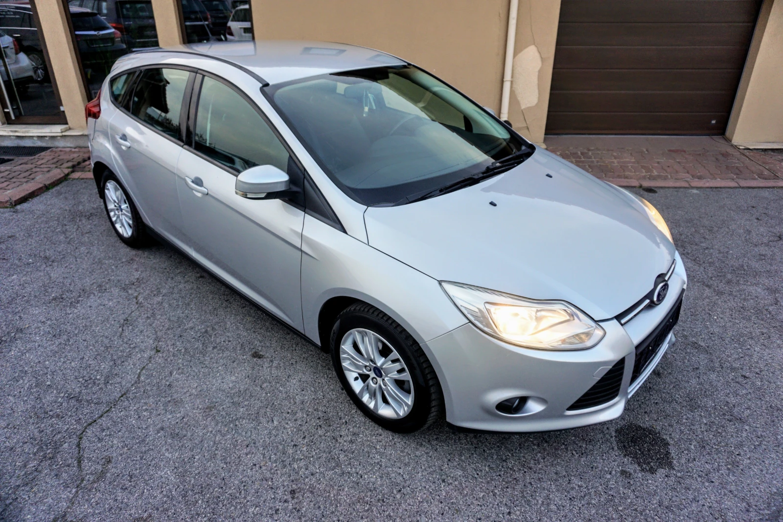 Ford Focus 1.6i TITANIUM - изображение 2