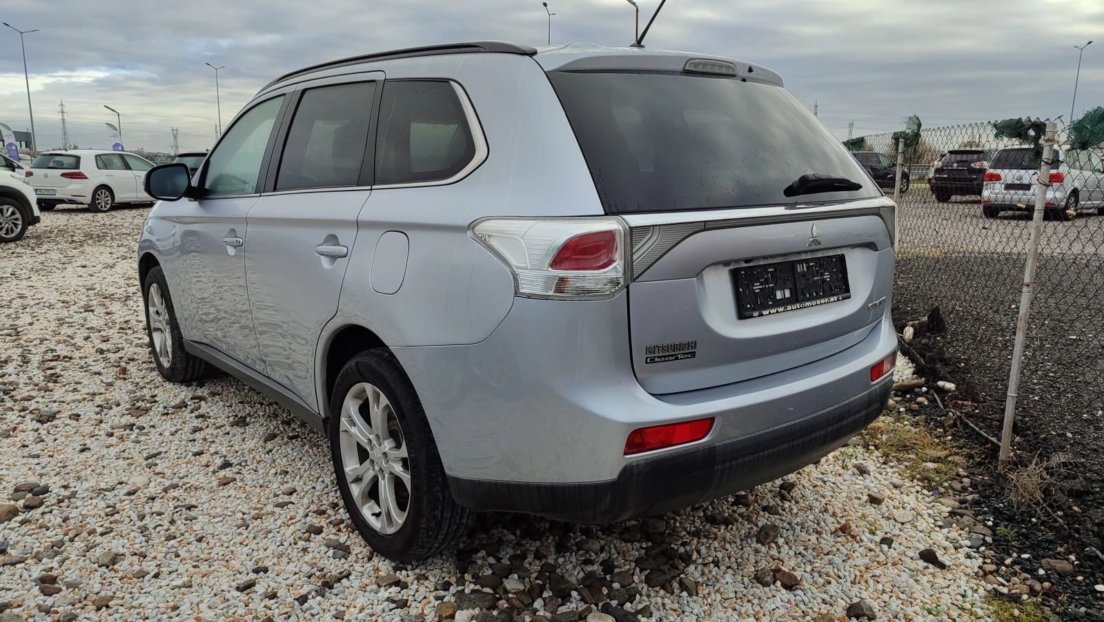 Mitsubishi Outlander 4x4 7места, снимка 3 - Автомобили и джипове - 49616845