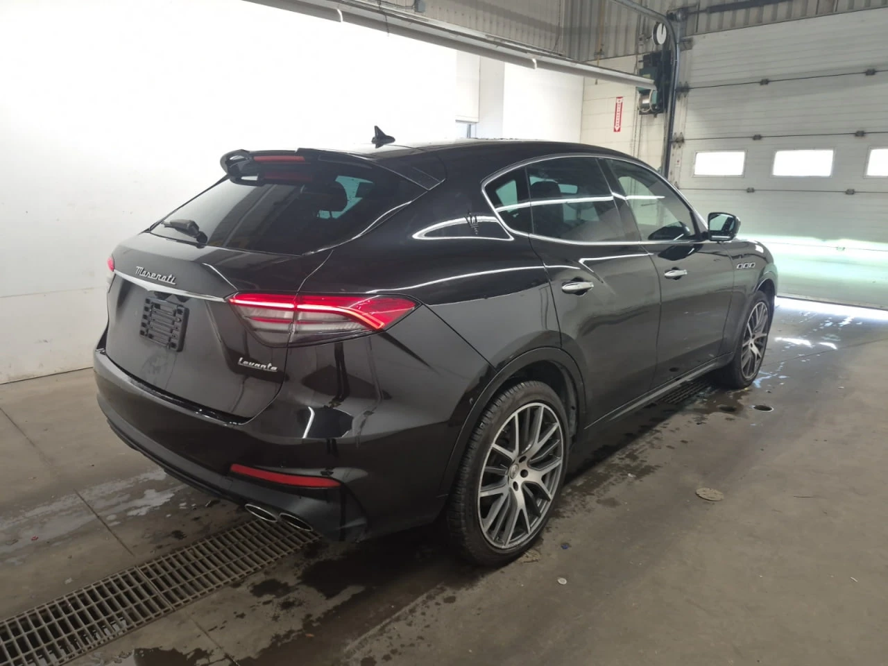 Maserati Levante * АВТО КРЕДИТ* ЦЕНА ДО БГ * CARFAX *  - изображение 6