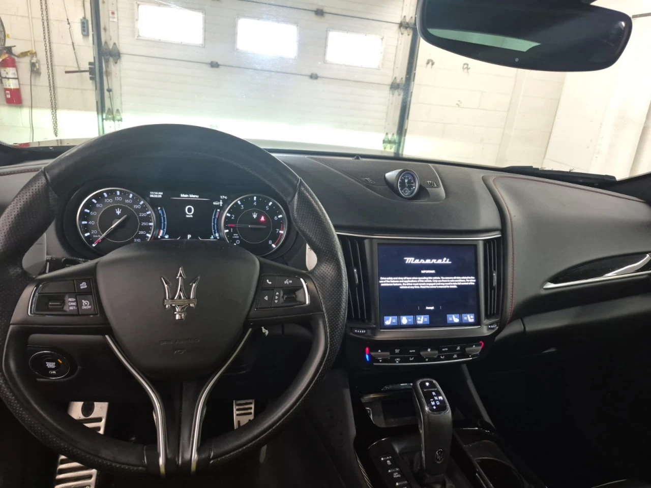 Maserati Levante * АВТО КРЕДИТ* ЦЕНА ДО БГ * CARFAX *  - изображение 9