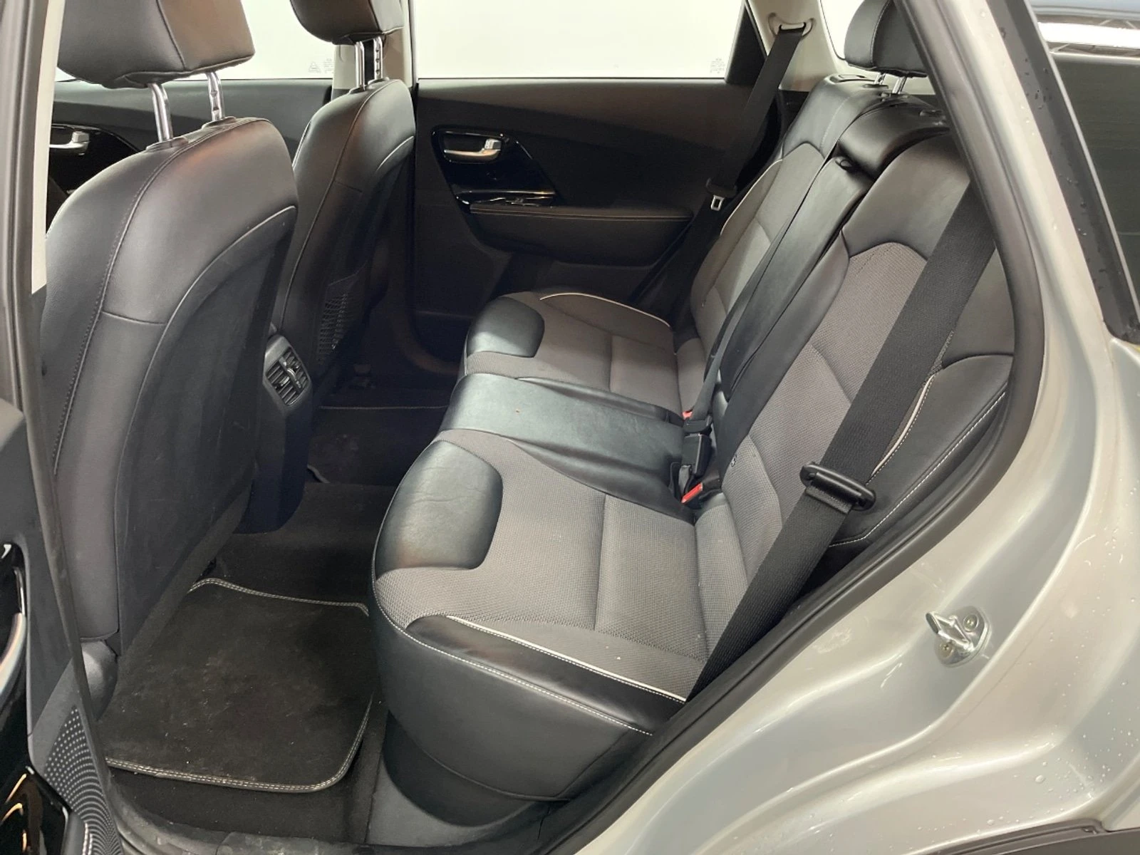 Kia Niro EV, снимка 7 - Автомобили и джипове - 54005322