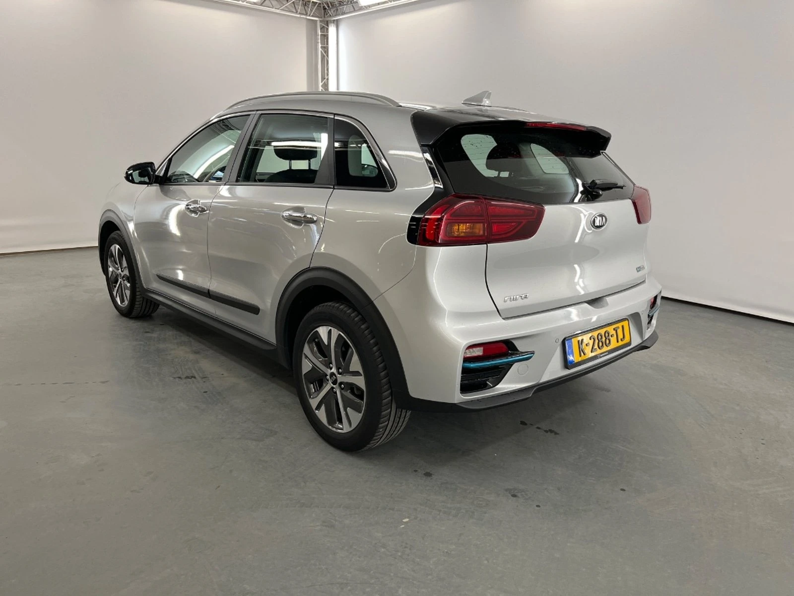 Kia Niro EV, снимка 5 - Автомобили и джипове - 54005322