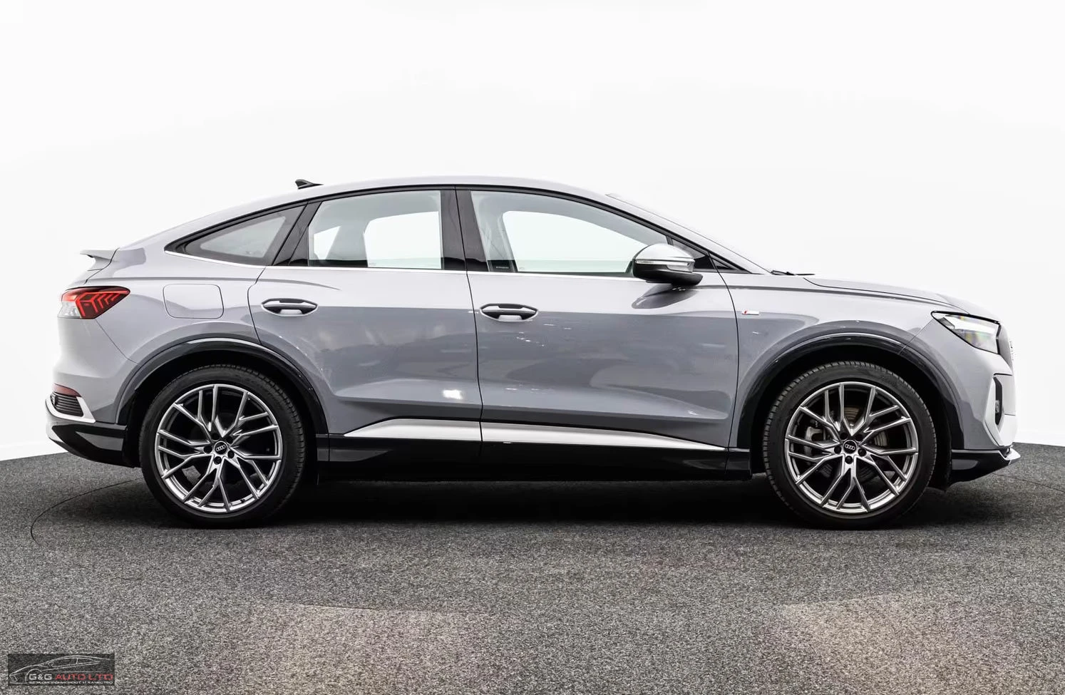 Audi Q4 E-TRON/SPORTBACK/204HP/2XS-LINE/CAM/ACC/HUD/306z, снимка 7 - Автомобили и джипове - 54220670