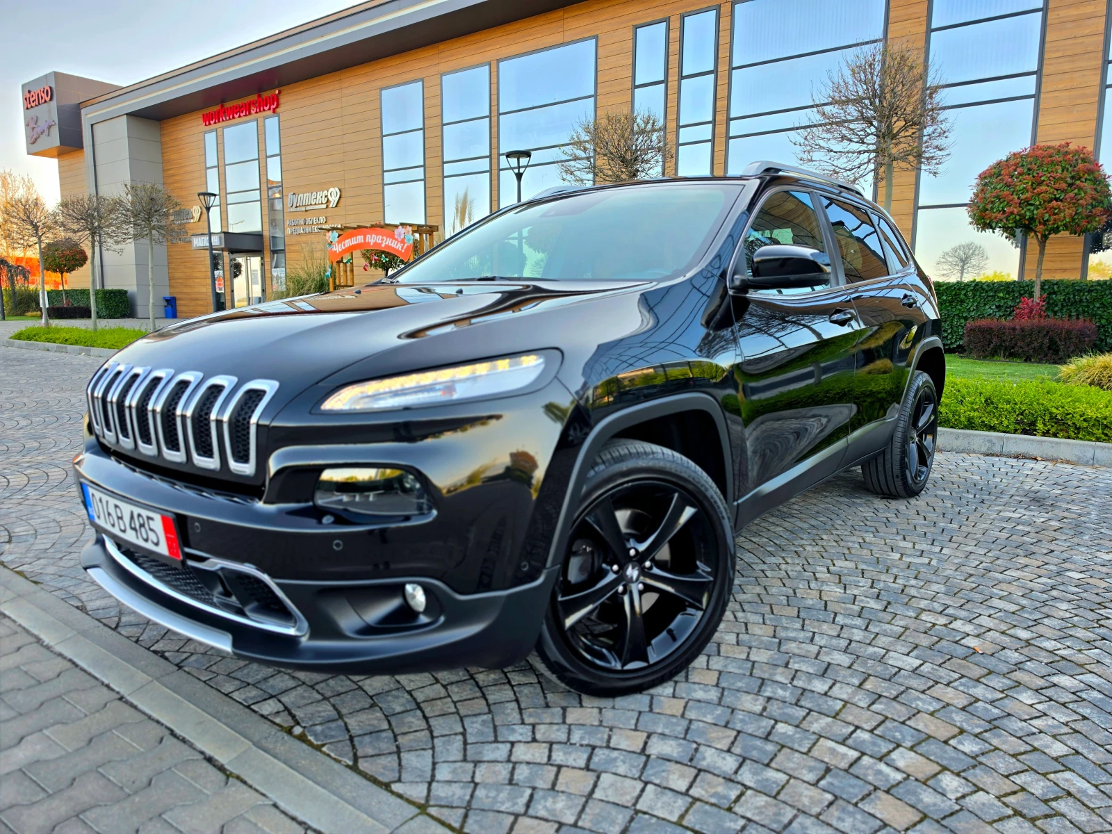 Jeep Cherokee 3.2 4×4 ШВЕЙЦАРИЯ ПОДГРЕВ ОБДУХВАНЕ ДИСТРОНИК