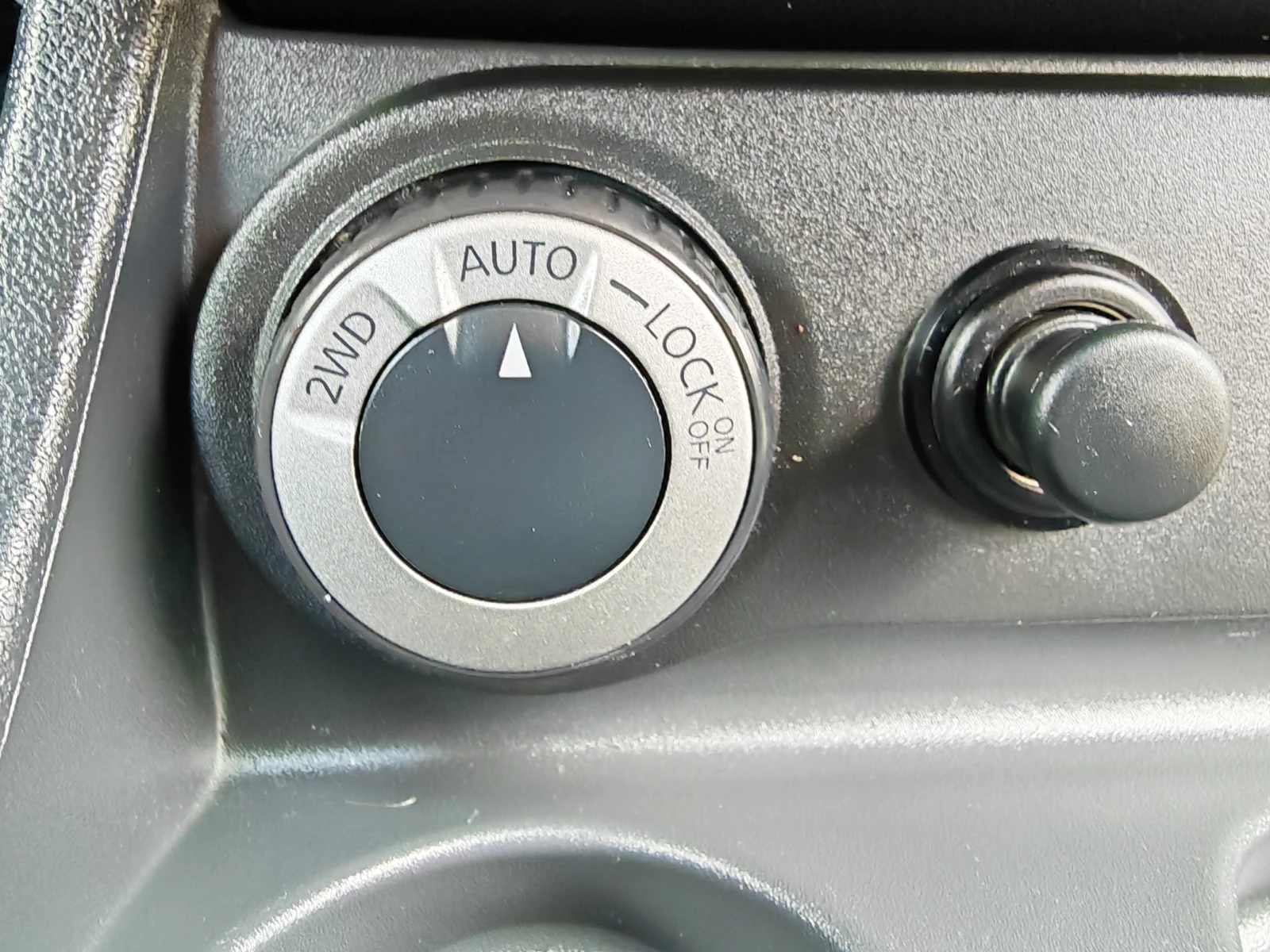 Dacia Duster 1.5DCI-4x4, снимка 13 - Автомобили и джипове - 54344740