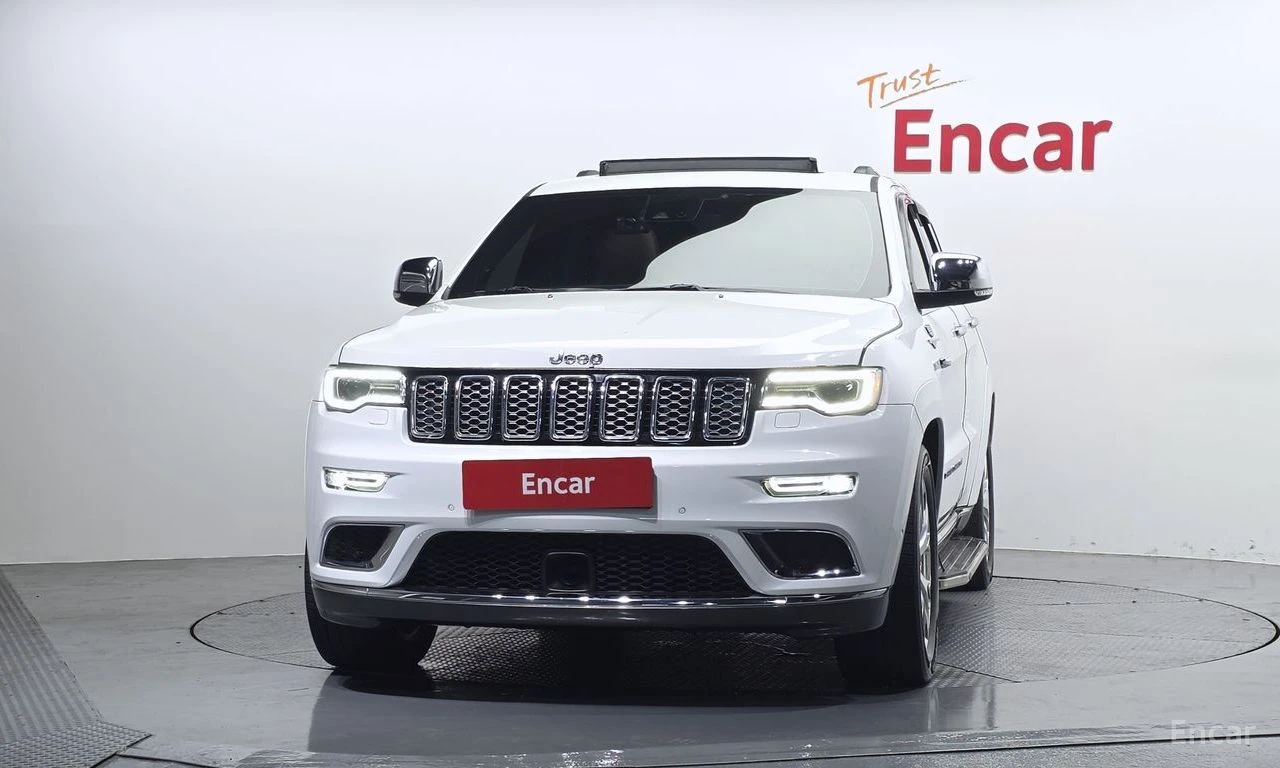 Jeep Grand cherokee 3.6* V6* 8ZF* SUMMIT* ДИСТРОНИК* ОБДУХВАНЕ* LANE* , снимка 3 - Автомобили и джипове - 54916911