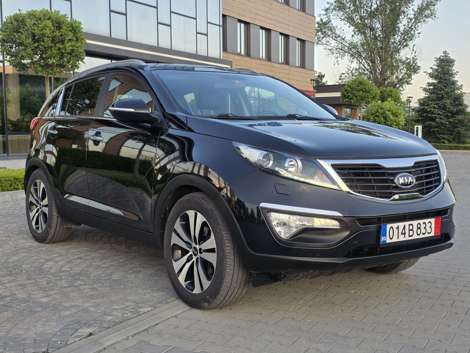 Kia Sportage 2.0CRDI 4X4 AUTOMATIC 130000km, снимка 4 - Автомобили и джипове - 55215299
