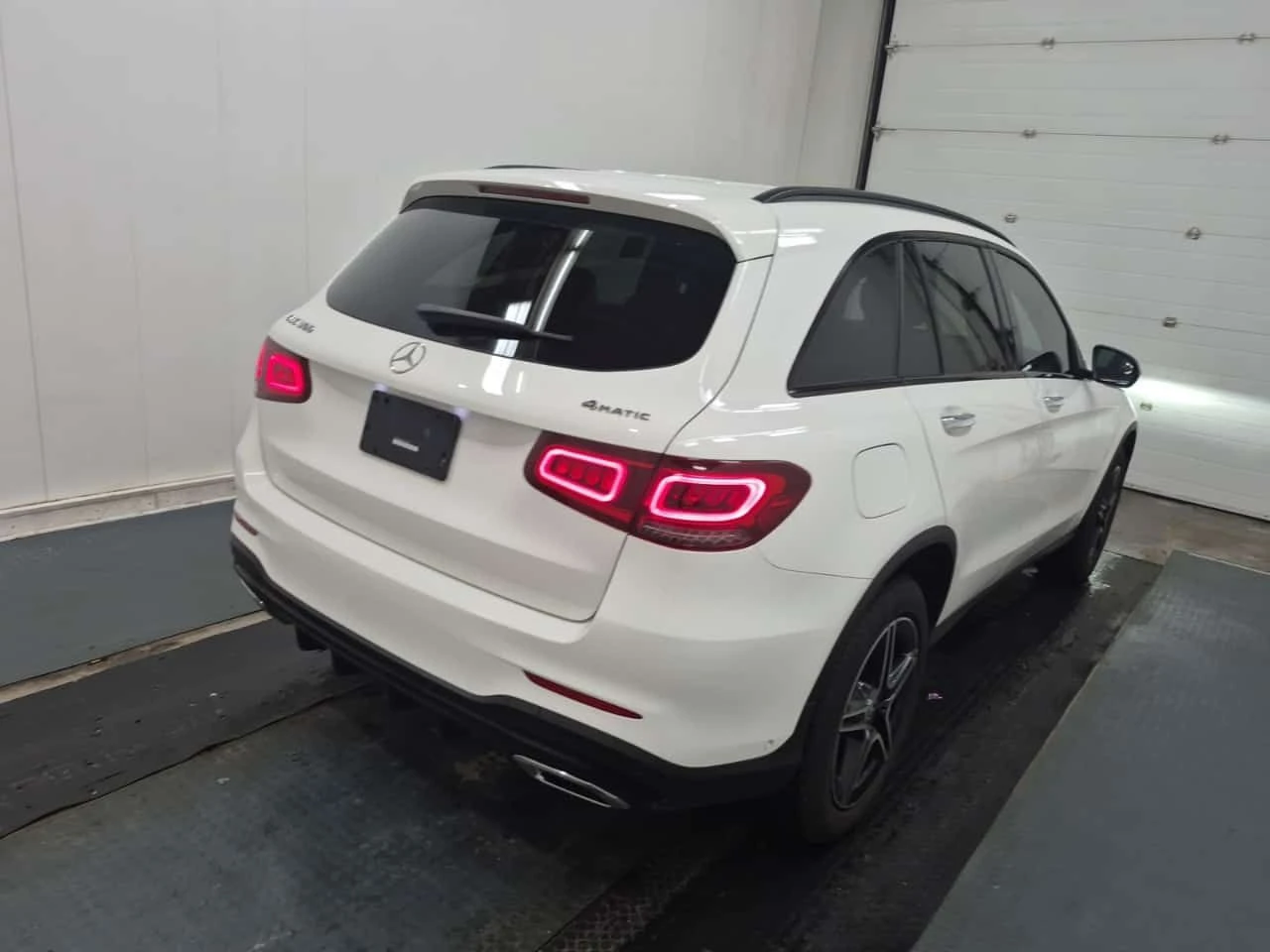 Mercedes-Benz GLC 300  360 / PANO / 2 КЛЮЧА, снимка 3 - Автомобили и джипове - 55475064