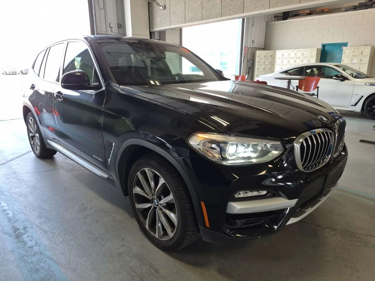 BMW X3 xDrive30i / АВТОКРЕДИТ / ПАНОРАМА / ПОДГРЕВИ , снимка 2 - Автомобили и джипове - 55662223