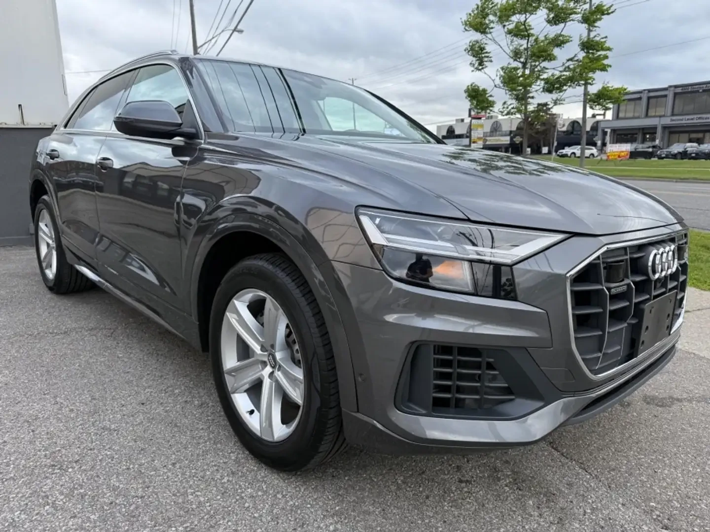 Audi Q8 55TFSI* MATRIX* S* LINE* ОБДУХВАНЕ* 360КАМЕРА* , снимка 3 - Автомобили и джипове - 55787430