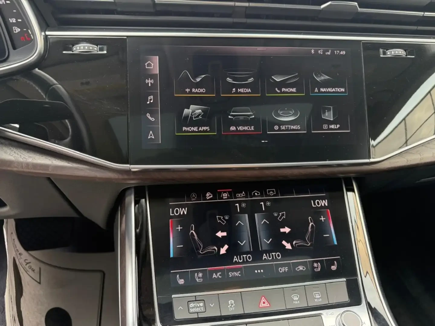 Audi Q8 55TFSI* MATRIX* S* LINE* ОБДУХВАНЕ* 360КАМЕРА* , снимка 10 - Автомобили и джипове - 55787430