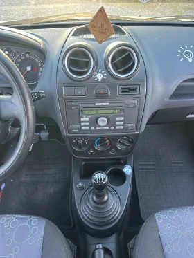 Ford Fiesta 1.4i 80kc, снимка 14
