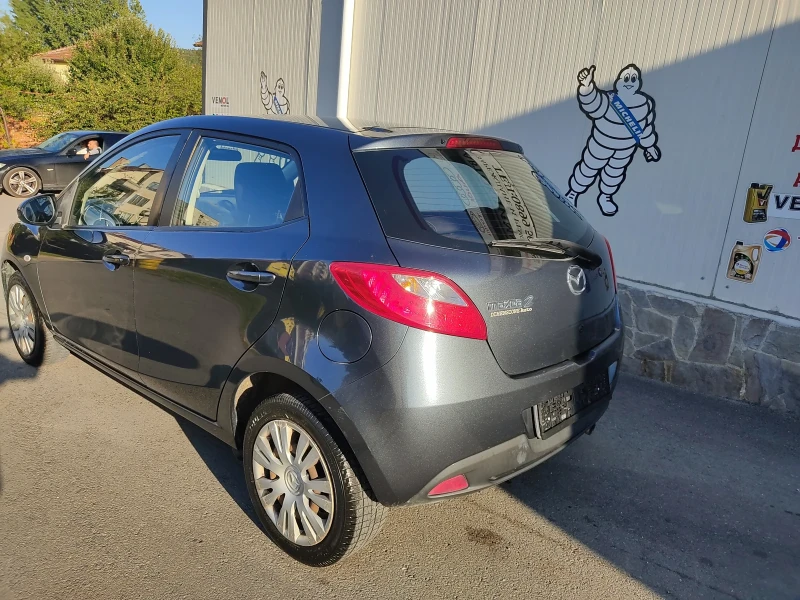 Mazda 2 1.3ie, снимка 13 - Автомобили и джипове - 47323140