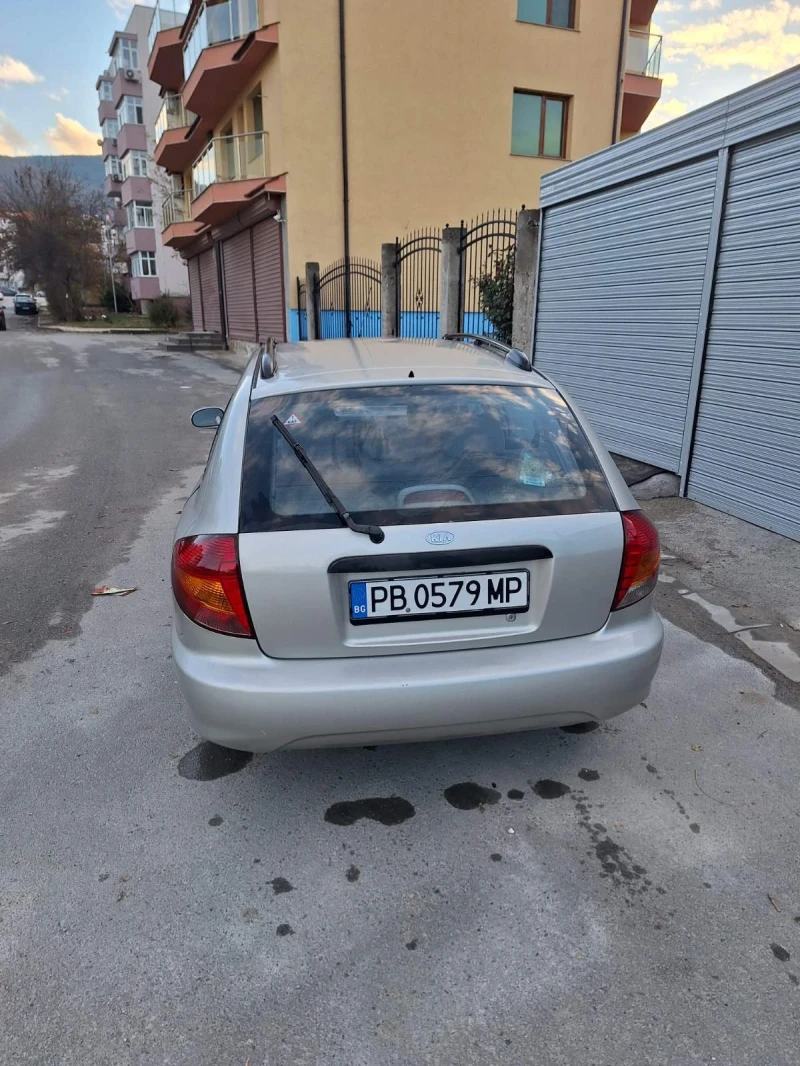 Kia Rio Комби, снимка 3 - Автомобили и джипове - 48603633