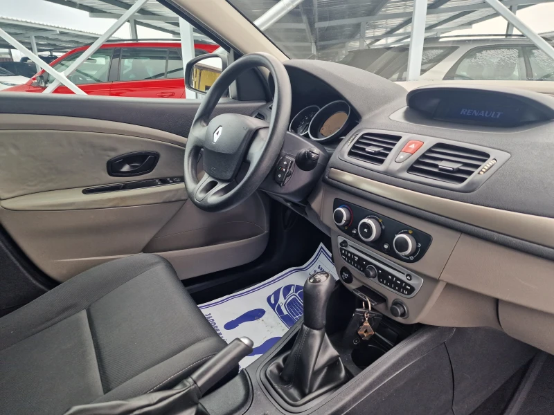 Renault Megane 1.6 BENZIN, снимка 14 - Автомобили и джипове - 53340175