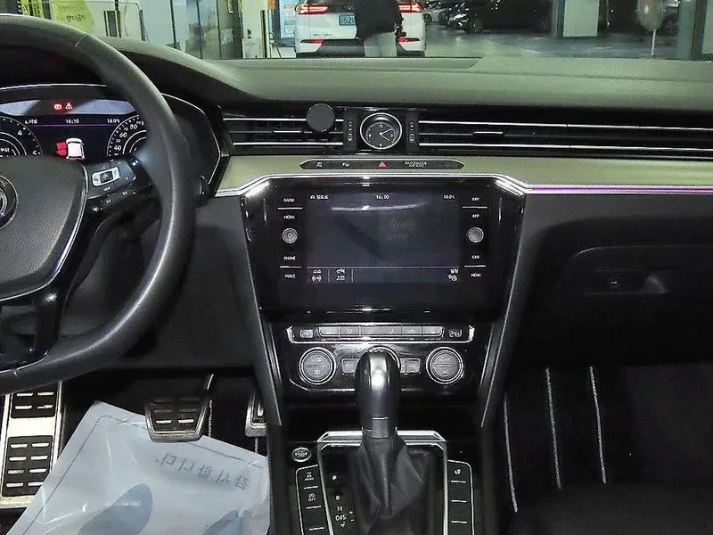 VW Arteon 2.0 TDI PRESTIGE, снимка 11 - Автомобили и джипове - 54868189