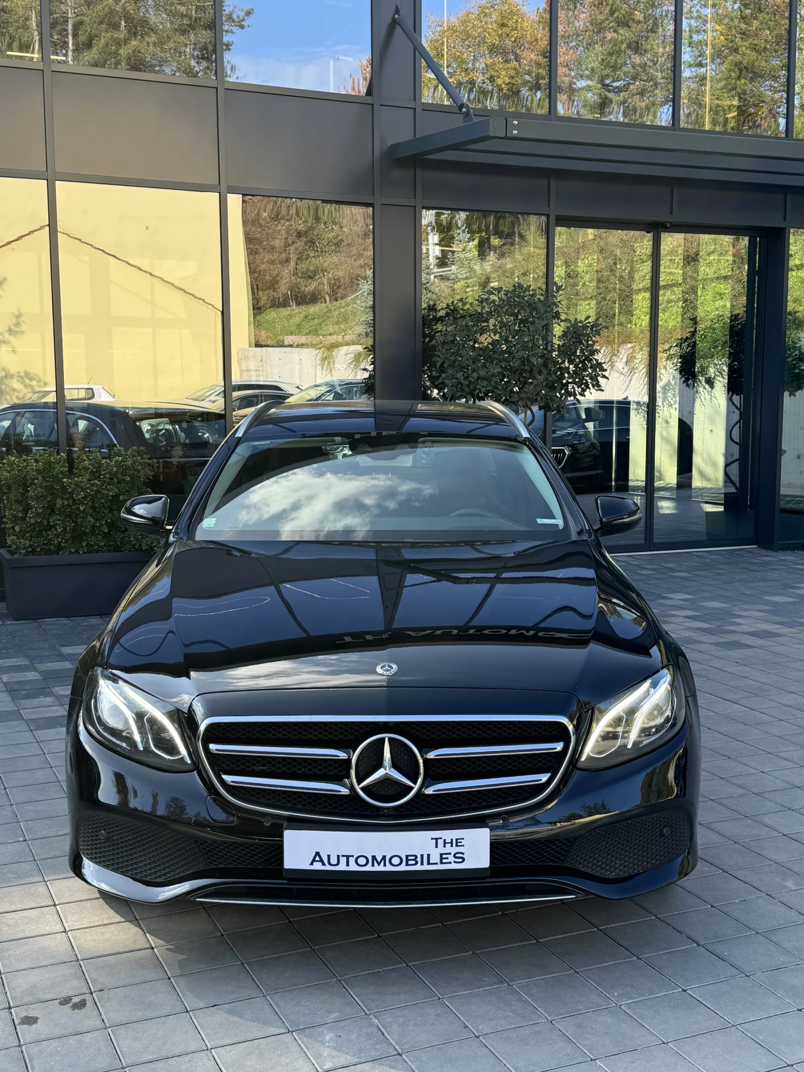 Mercedes-Benz E 300 DE, снимка 1