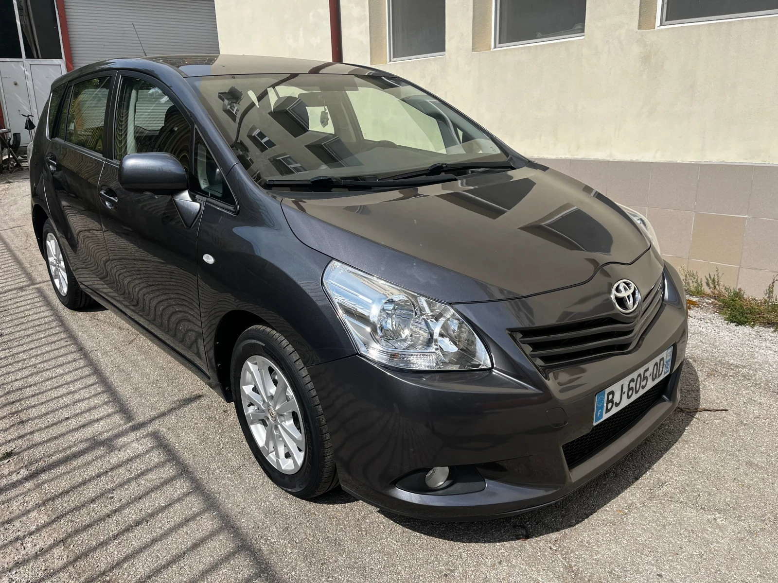 Toyota Verso 2.0d4d 126к.с. - изображение 2