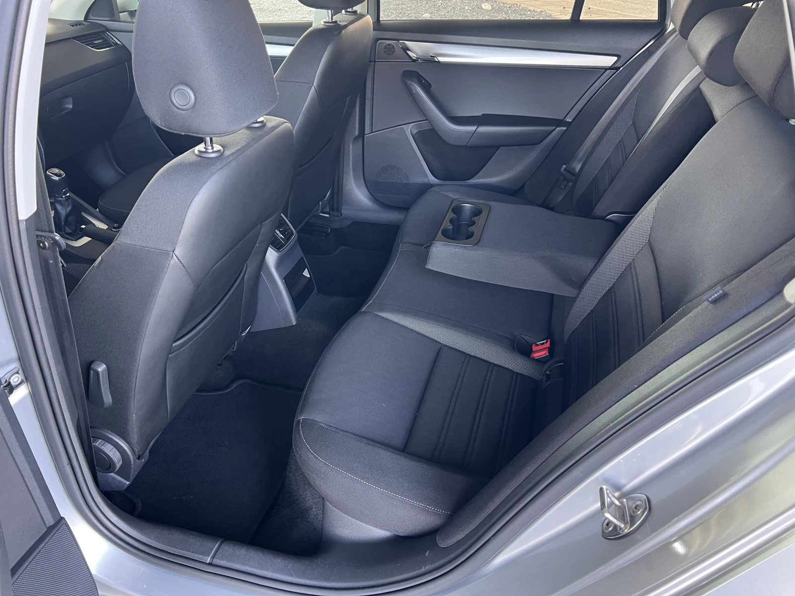 Skoda Octavia Style/2.0TDI/150K.C./6MT | Mobile.bg — изображение 9