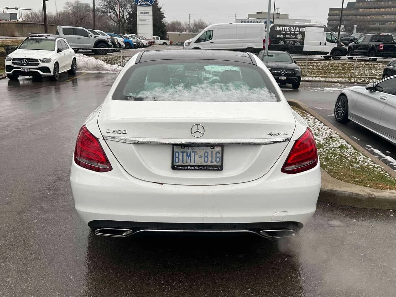 Mercedes-Benz C 300 CARFAX/ПАНОРАМА/ПОДГРЕВИ/ПАРКТРОНИК, снимка 5 - Автомобили и джипове - 53990151