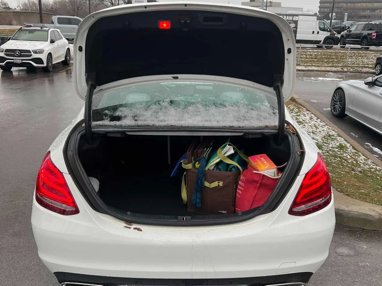 Mercedes-Benz C 300 CARFAX/ПАНОРАМА/ПОДГРЕВИ/ПАРКТРОНИК, снимка 11 - Автомобили и джипове - 53990151