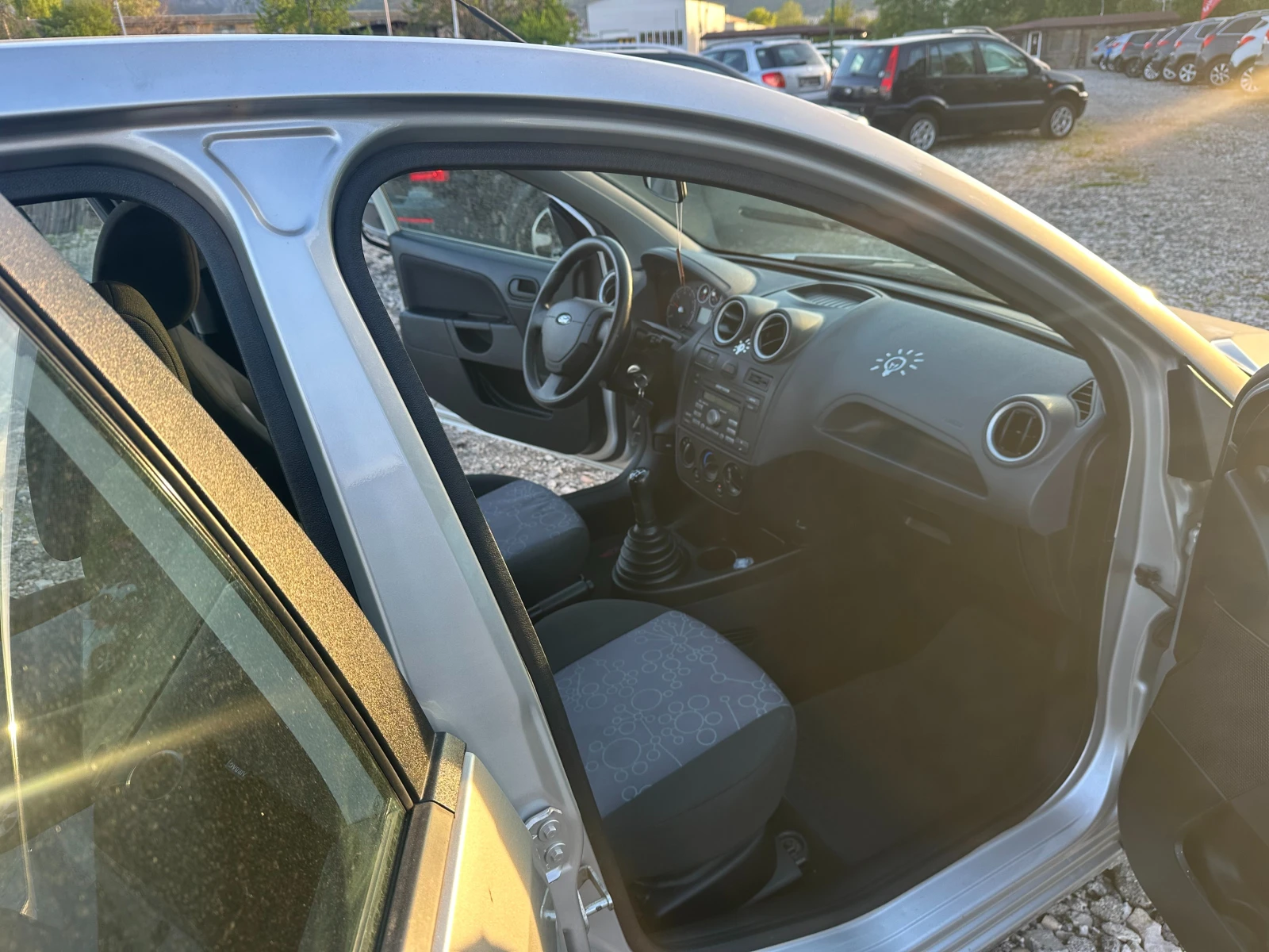 Ford Fiesta 1.4i 80kc | Mobile.bg � ����������� 15