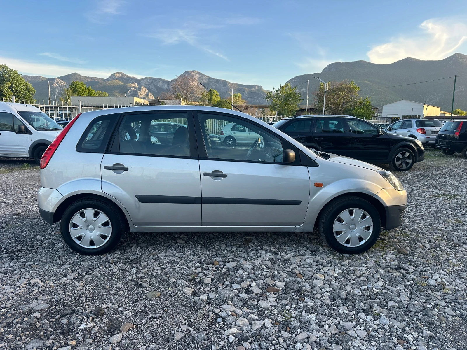 Ford Fiesta 1.4i 80kc | Mobile.bg � ����������� 2