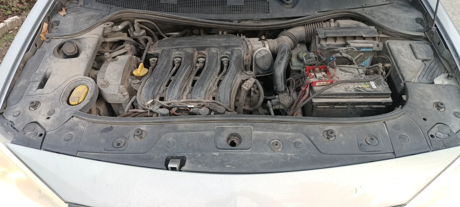 Renault Megane 1.6 16V, снимка 7 - Автомобили и джипове - 54347352