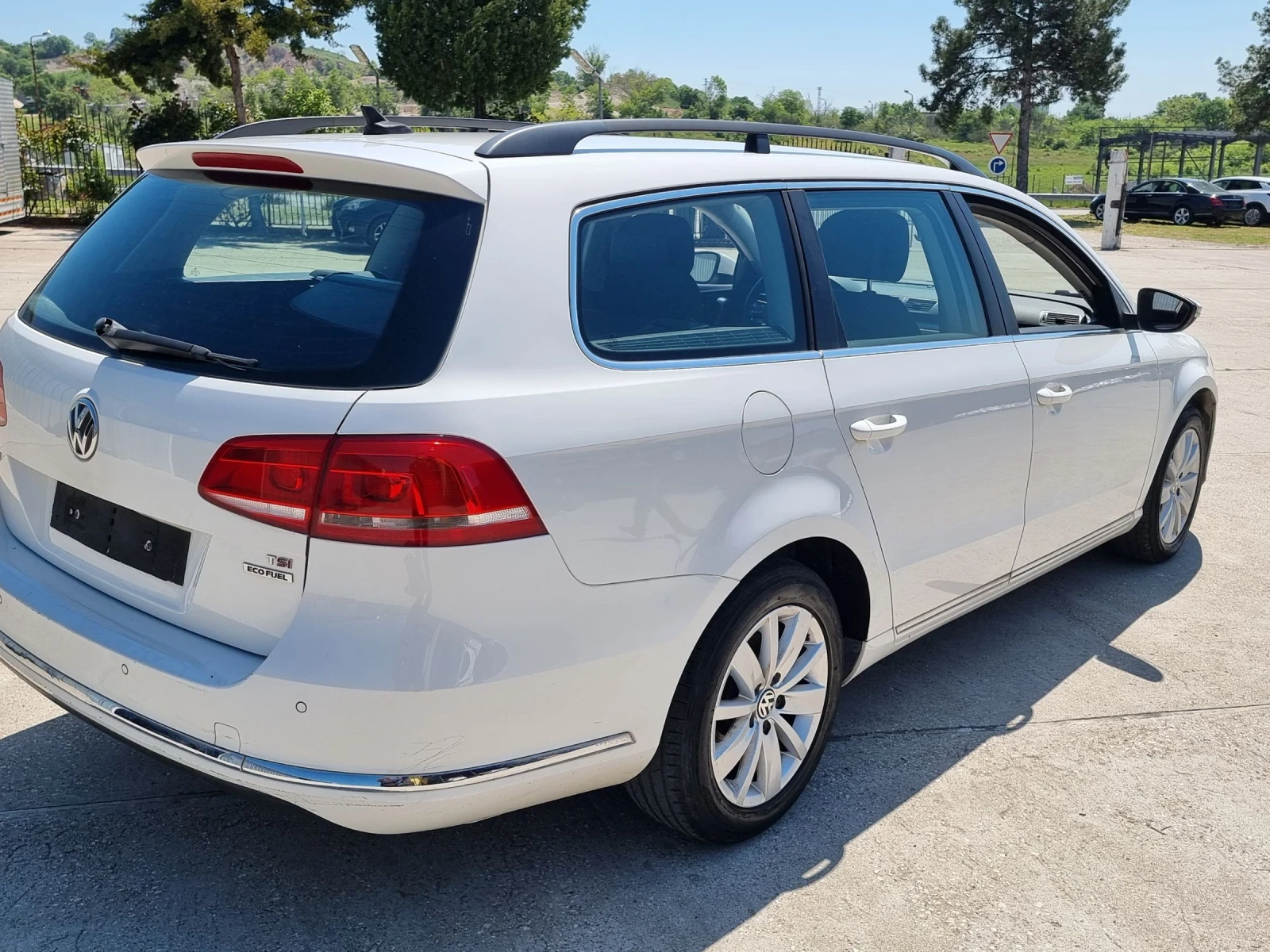 VW Passat Метан/бензин, снимка 4 - Автомобили и джипове - 54440277
