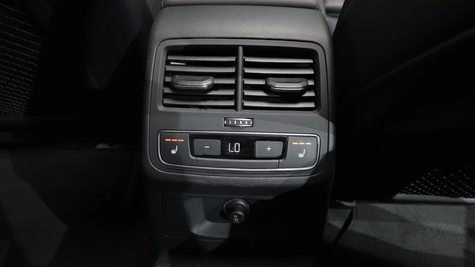 Audi A4 40 TFSI Premium, снимка 15 - Автомобили и джипове - 54475067