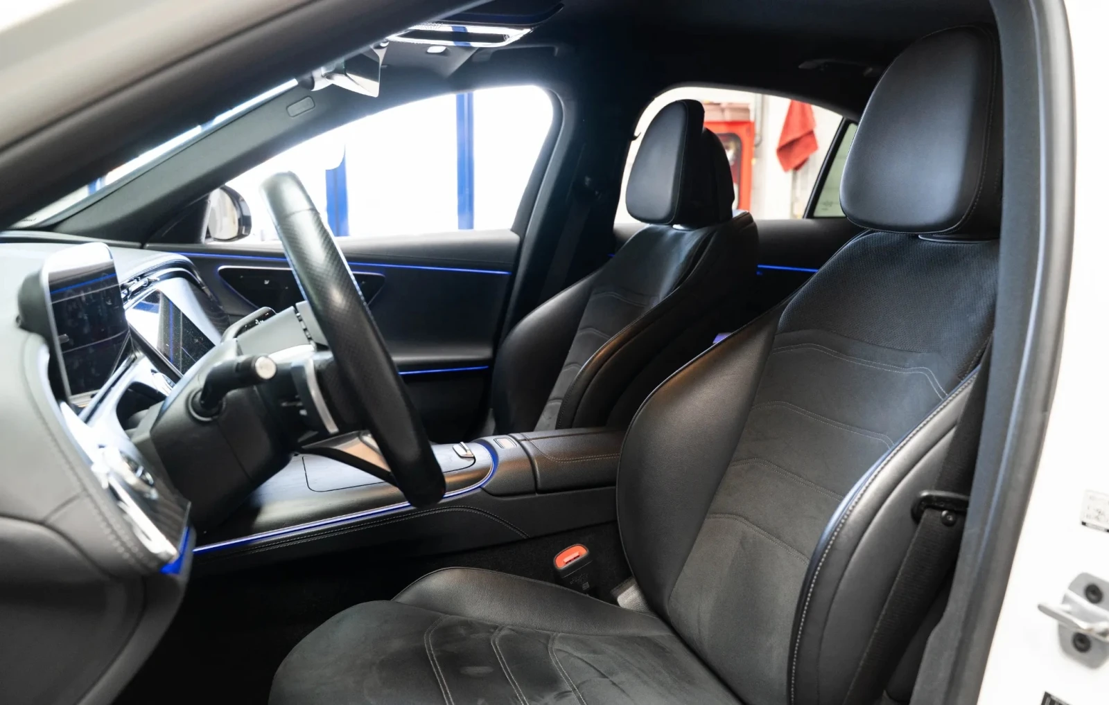 Mercedes-Benz E 200 AMG Line, снимка 3 - Автомобили и джипове - 54517530