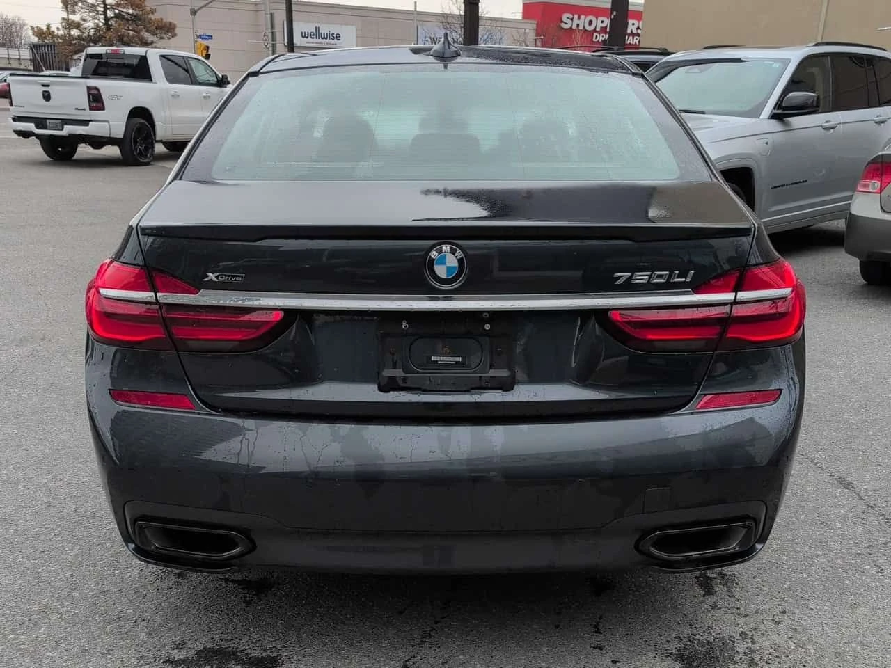 BMW 750 * xDrive * МАСАЖИ * ДИСТРОНИК * 360 * ОБДУХВАНЕ, снимка 4 - Автомобили и джипове - 54711026