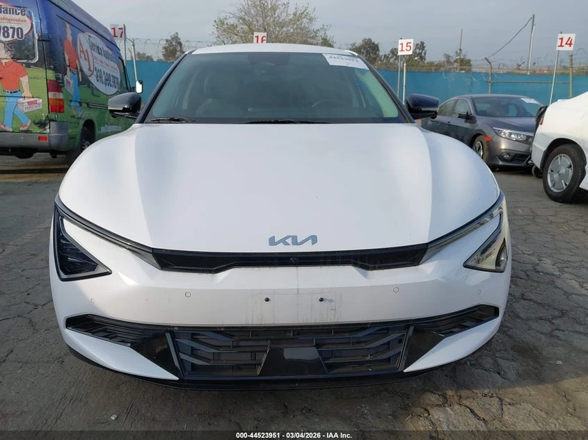 Kia EV6 Wind, снимка 6 - Автомобили и джипове - 55265380