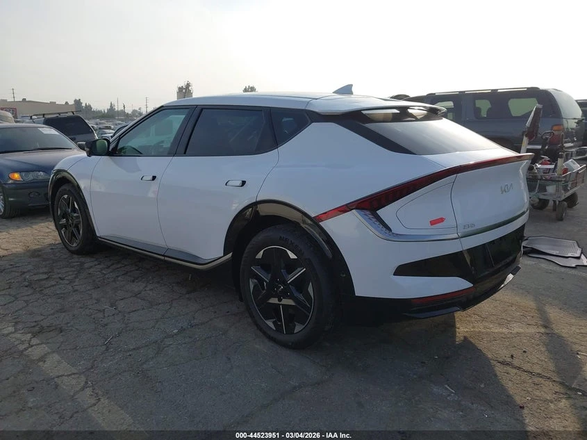 Kia EV6 Wind, снимка 3 - Автомобили и джипове - 55265380