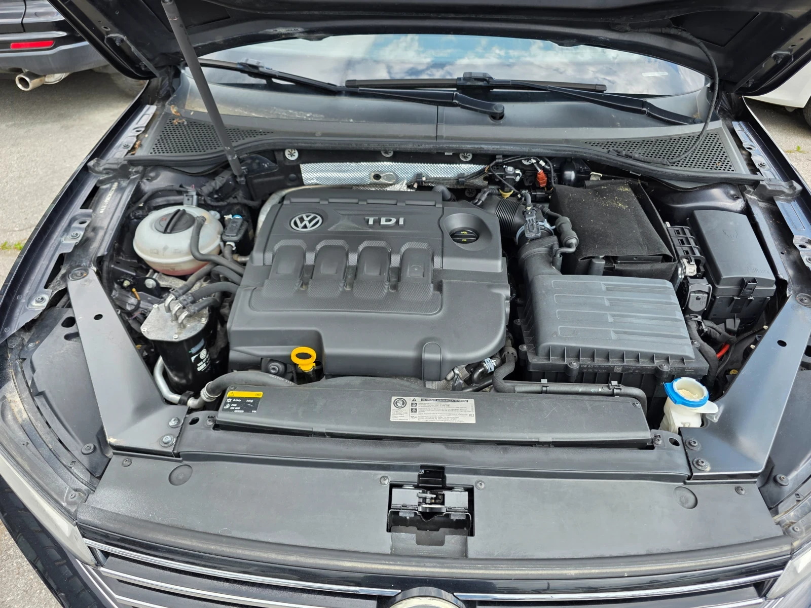 VW Passat 1.6 TDI 120k.c EURO 5B ITALIA , снимка 15 - Автомобили и джипове - 55327966