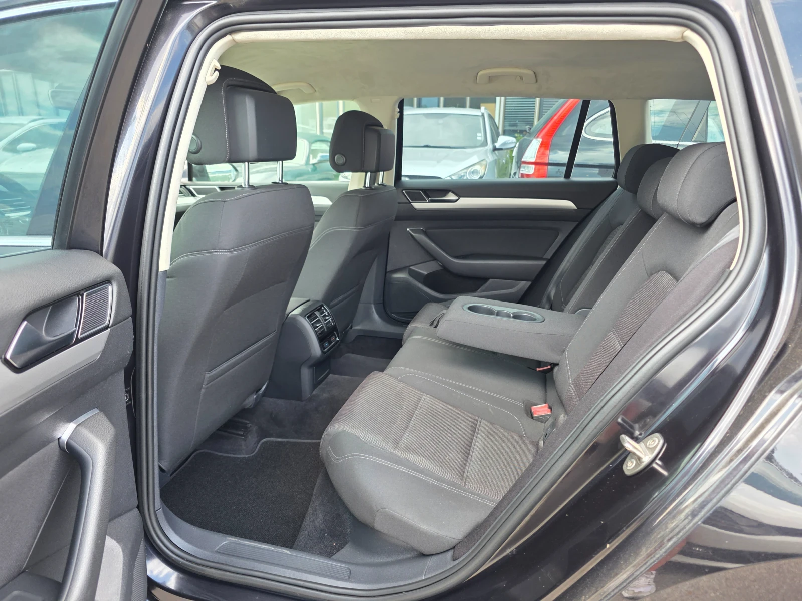 VW Passat 1.6 TDI 120k.c EURO 5B ITALIA , снимка 11 - Автомобили и джипове - 55327966