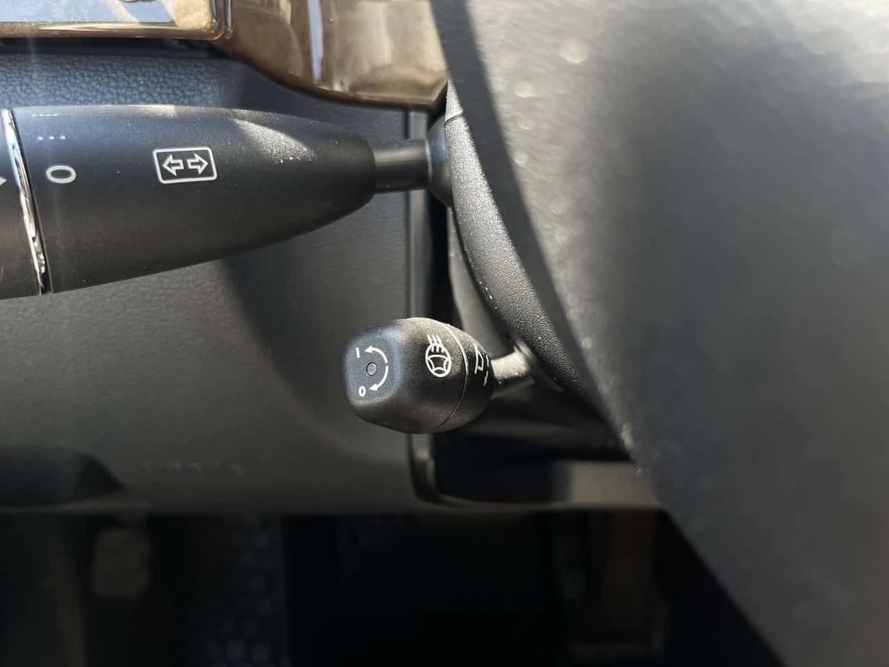 Mercedes-Benz E 350 * E350 Sedan 4MATIC | Premium Pkg | AMG Pkg | Harm, снимка 15 - Автомобили и джипове - 55421887