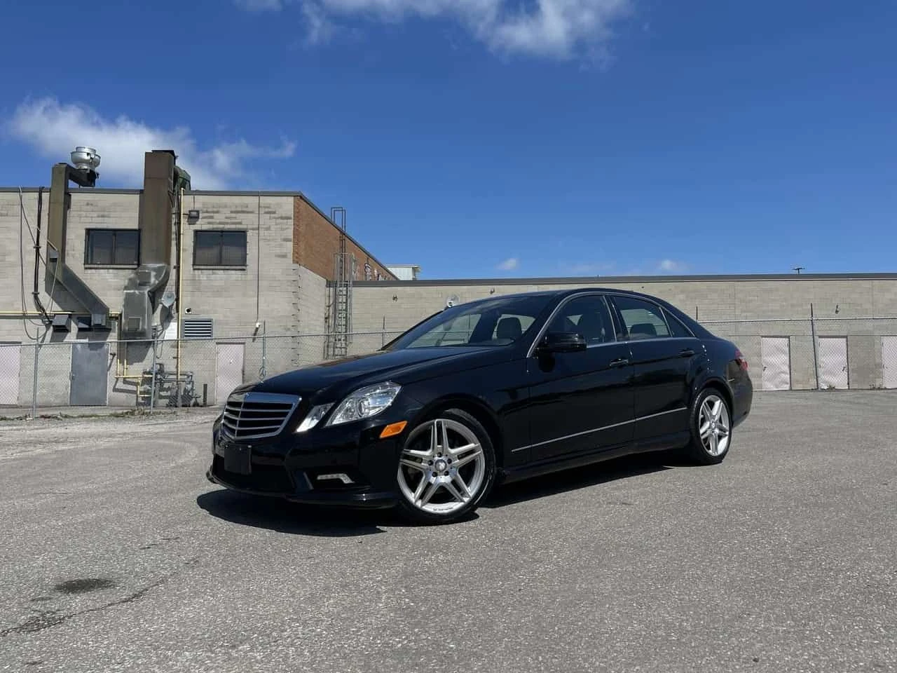 Mercedes-Benz E 350 * E350 Sedan 4MATIC | Premium Pkg | AMG Pkg | Harm