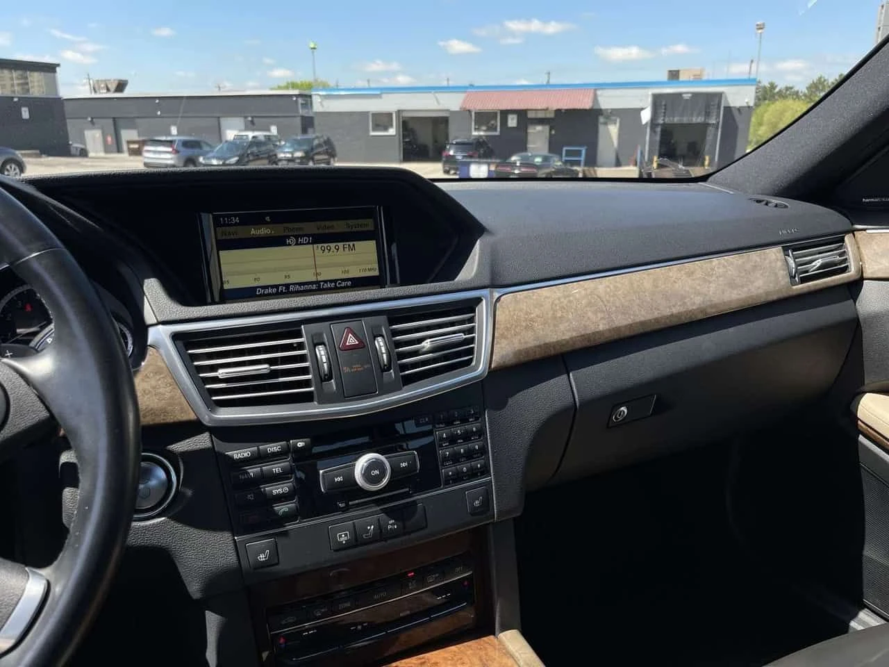 Mercedes-Benz E 350 * E350 Sedan 4MATIC | Premium Pkg | AMG Pkg | Harm, снимка 12 - Автомобили и джипове - 55421887