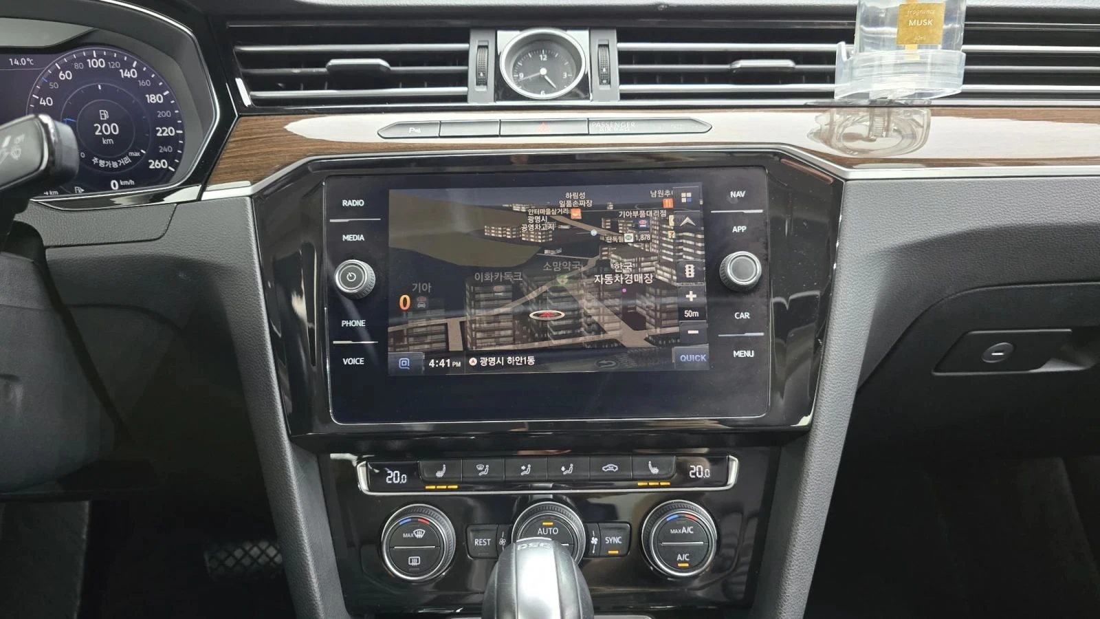 VW Passat, снимка 12 - Автомобили и джипове - 56689686