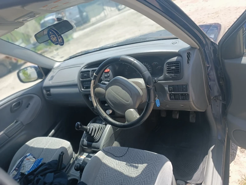 Suzuki Grand vitara 1.6, снимка 3 - Автомобили и джипове - 49031372