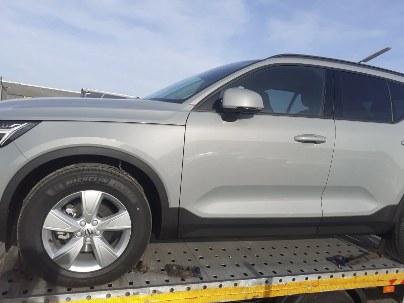 Volvo XC40 НОВ от ВОЛВО ГЕРМАНИЯ, снимка 11 - Автомобили и джипове - 48822234