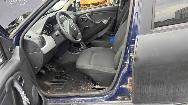Dacia Duster 1.6i 2015, снимка 7 - Автомобили и джипове - 52081234