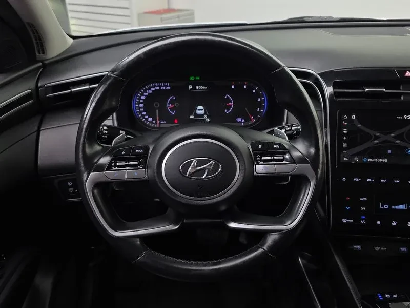 Hyundai Tucson 2.0 2WD , снимка 13 - Автомобили и джипове - 55843421