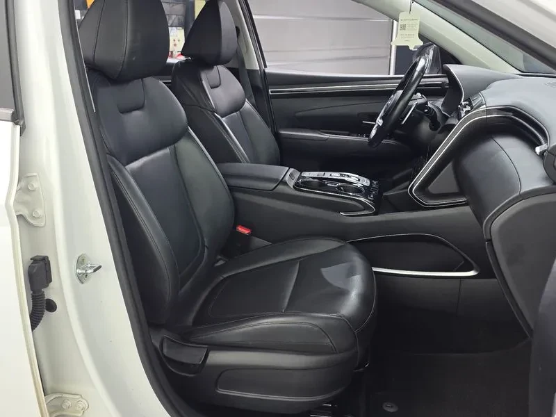 Hyundai Tucson 2.0 2WD , снимка 11 - Автомобили и джипове - 55843421