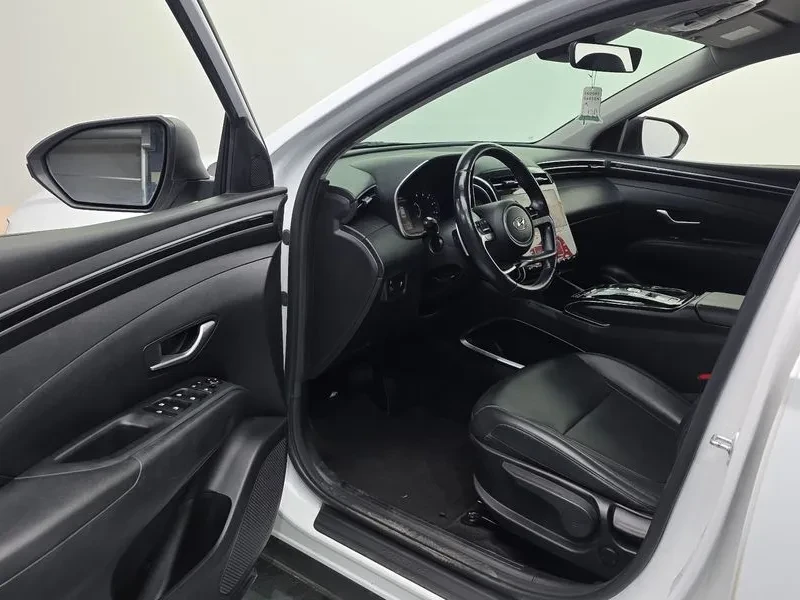 Hyundai Tucson 2.0 2WD , снимка 10 - Автомобили и джипове - 55843421