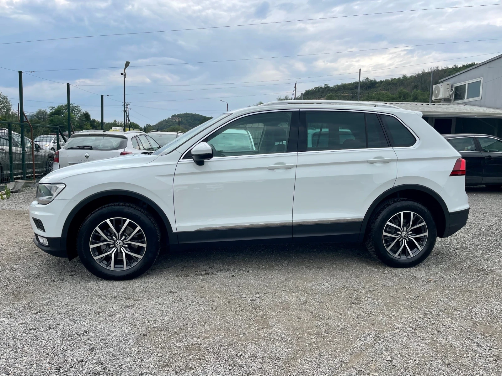 VW Tiguan 2.0TDI-4 MOTION-NAVI-AVTOMAT - изображение 2