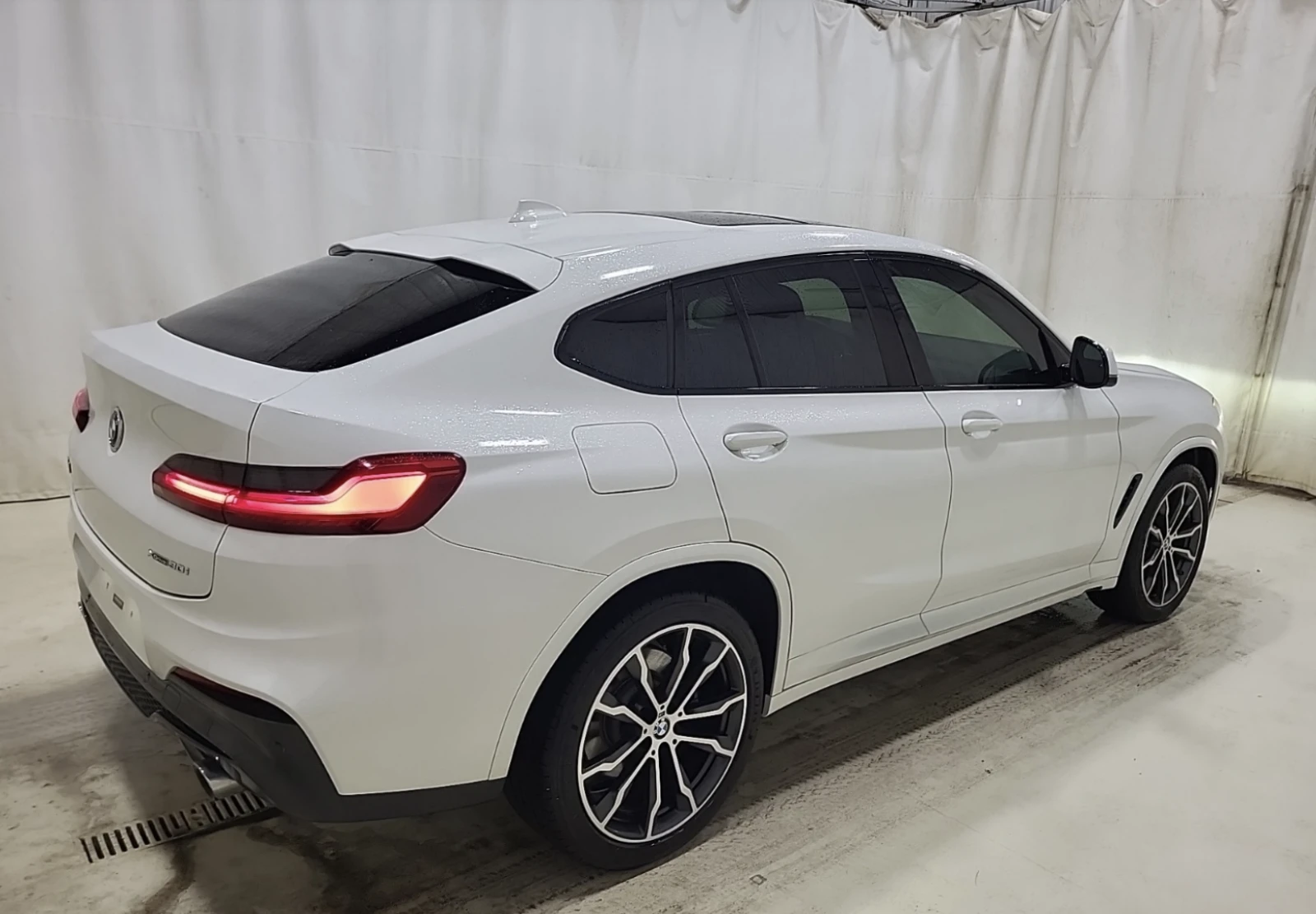 BMW X4 XDRIVE 30I - изображение 3